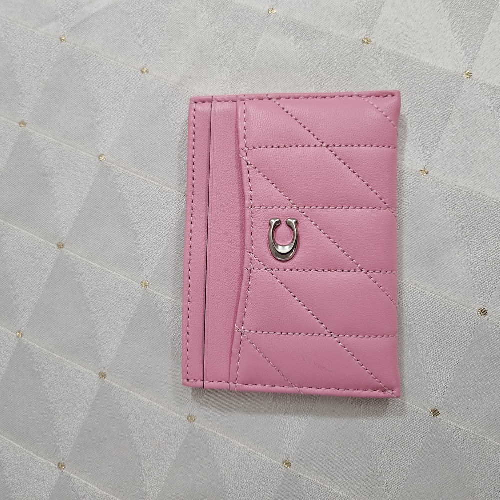 Coach Women's Essential Leather Card Case Pink Quilted Card Holder